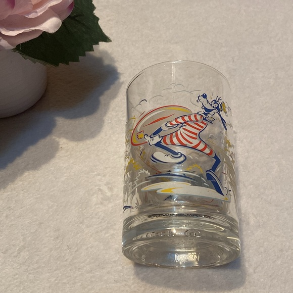 DISNEY McDonalds Set Of 4 Glasses REMEMBER THE MAGIC - Picture 3 of 9